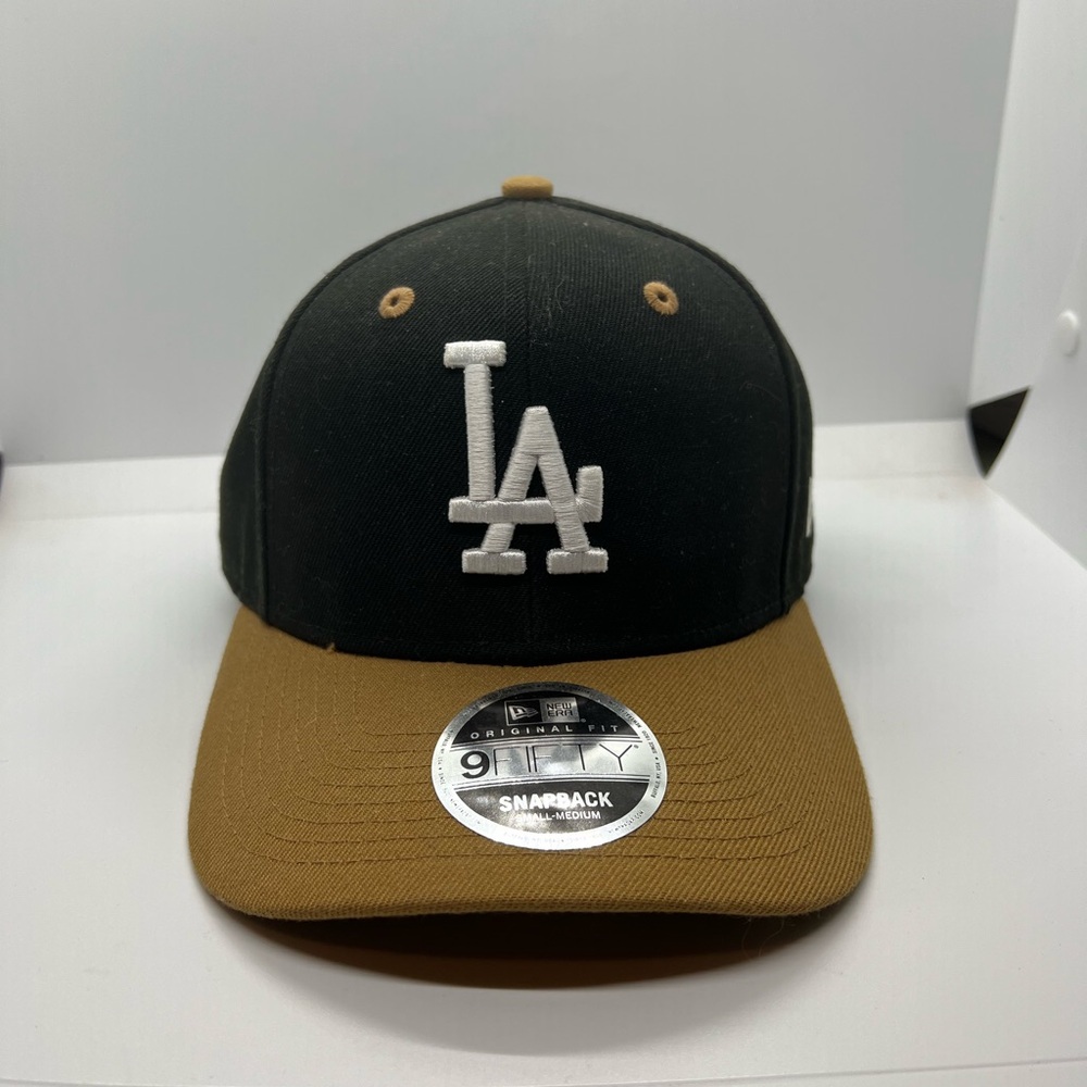New Era 9Fifty Los Angeles LA Dodgers S/M Black/Khaki Classic Logo Snapback